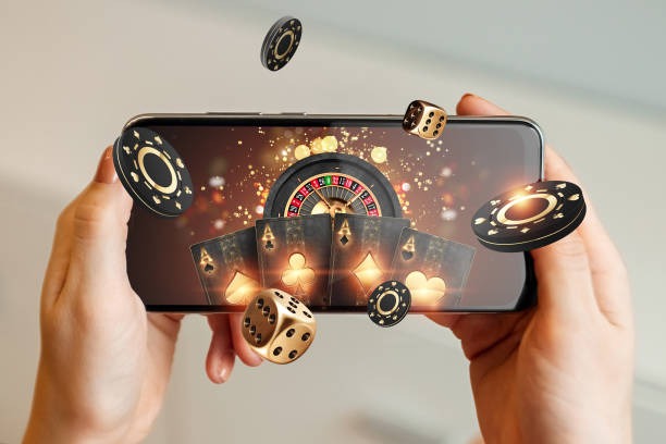 Live poker table on maron toto mobile app showing dealer and cards